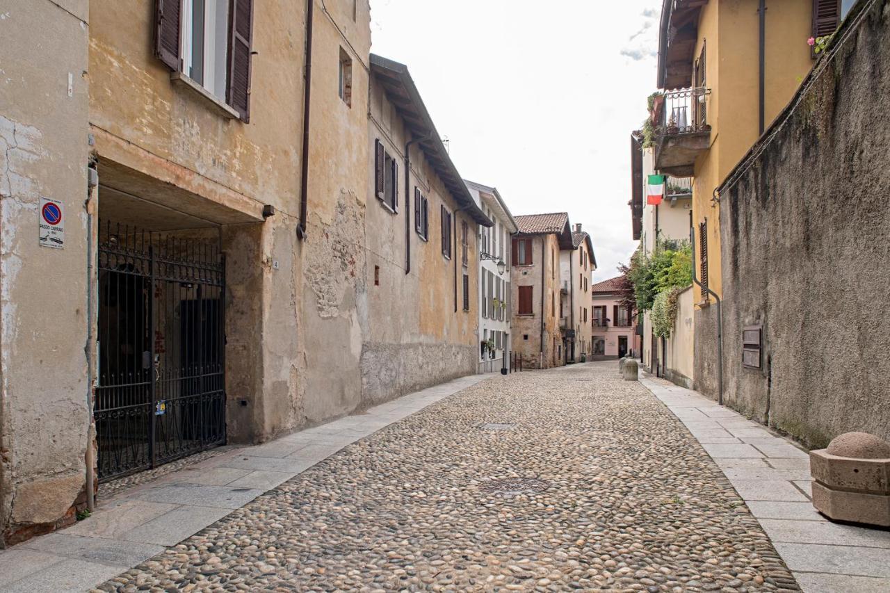 Piccola Villa Nel Centro Storico Arona Luaran gambar