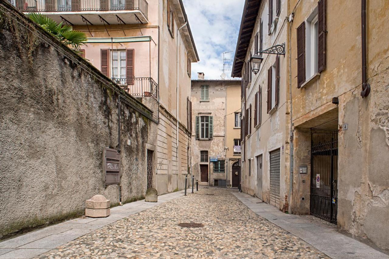 Piccola Villa Nel Centro Storico Arona Luaran gambar